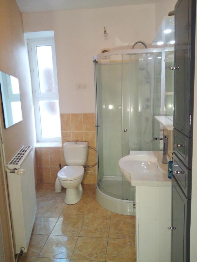 2 52 M2 Centre