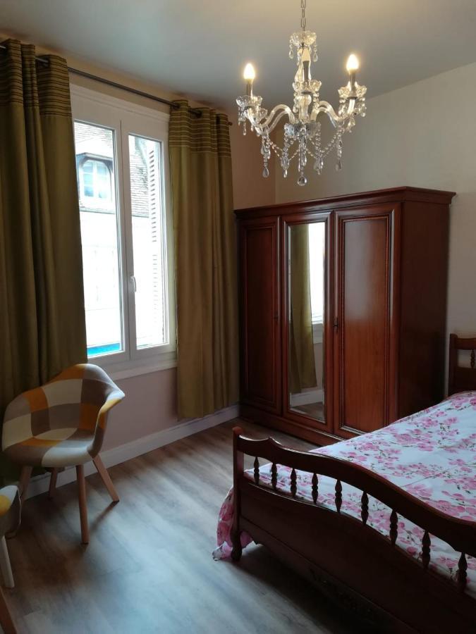 2 52 M2 Centre *